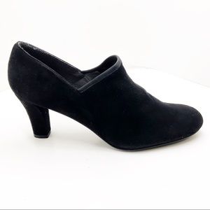 🆕{Stuart Weitzman} Homestretch Suede Booties